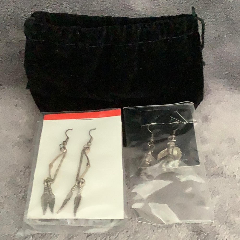 Boot Barn NIB Bows and Feather and Dancing Eagle Sterling Silver Dangle Earrings